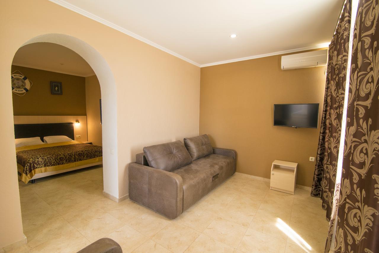 Kovcheg Hotel Zatoka Kültér fotó